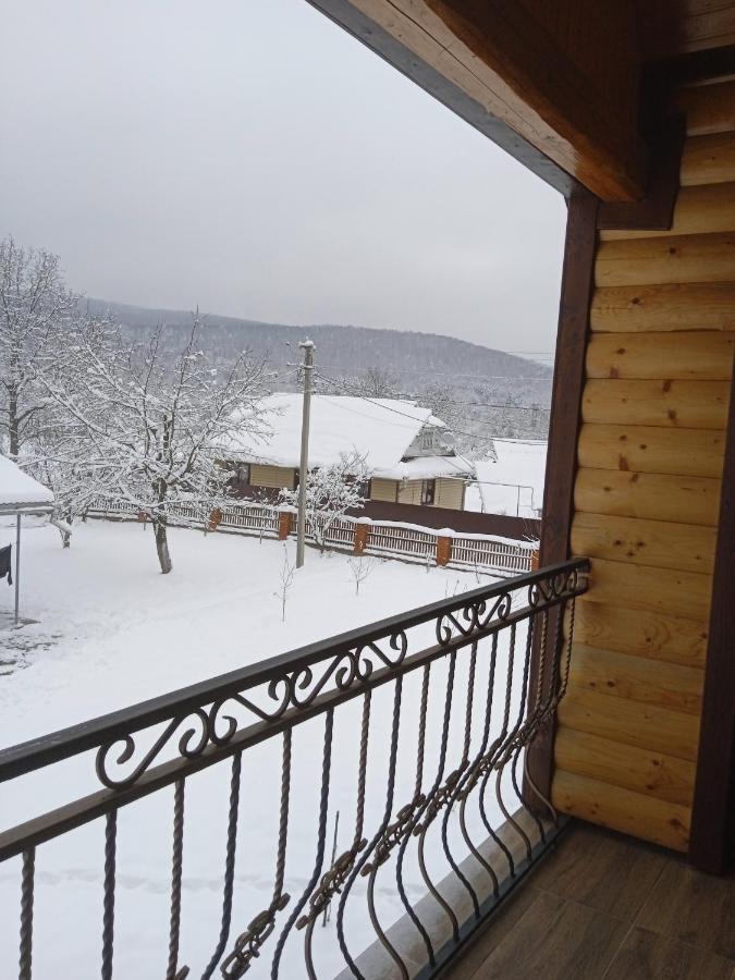 Садиба Федорчуків Гірська Хатина Sheshory Exterior photo